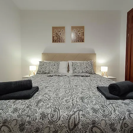 Zola Sea View Apartment, Vistas דירה
